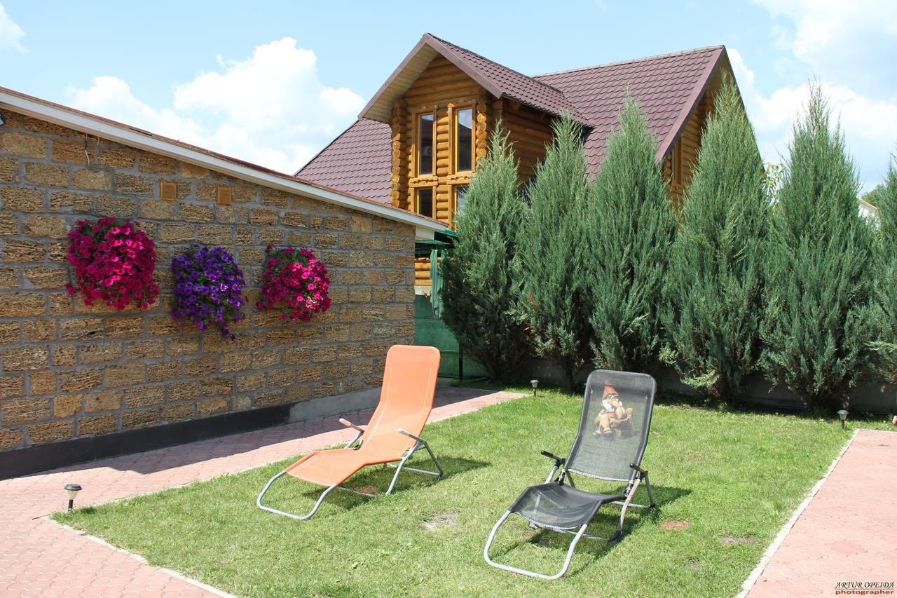 Hotel-Complex Mizh Triokh Ozer Sviteaz Exterior foto