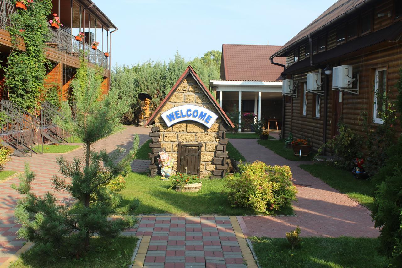 Hotel-Complex Mizh Triokh Ozer Sviteaz Exterior foto