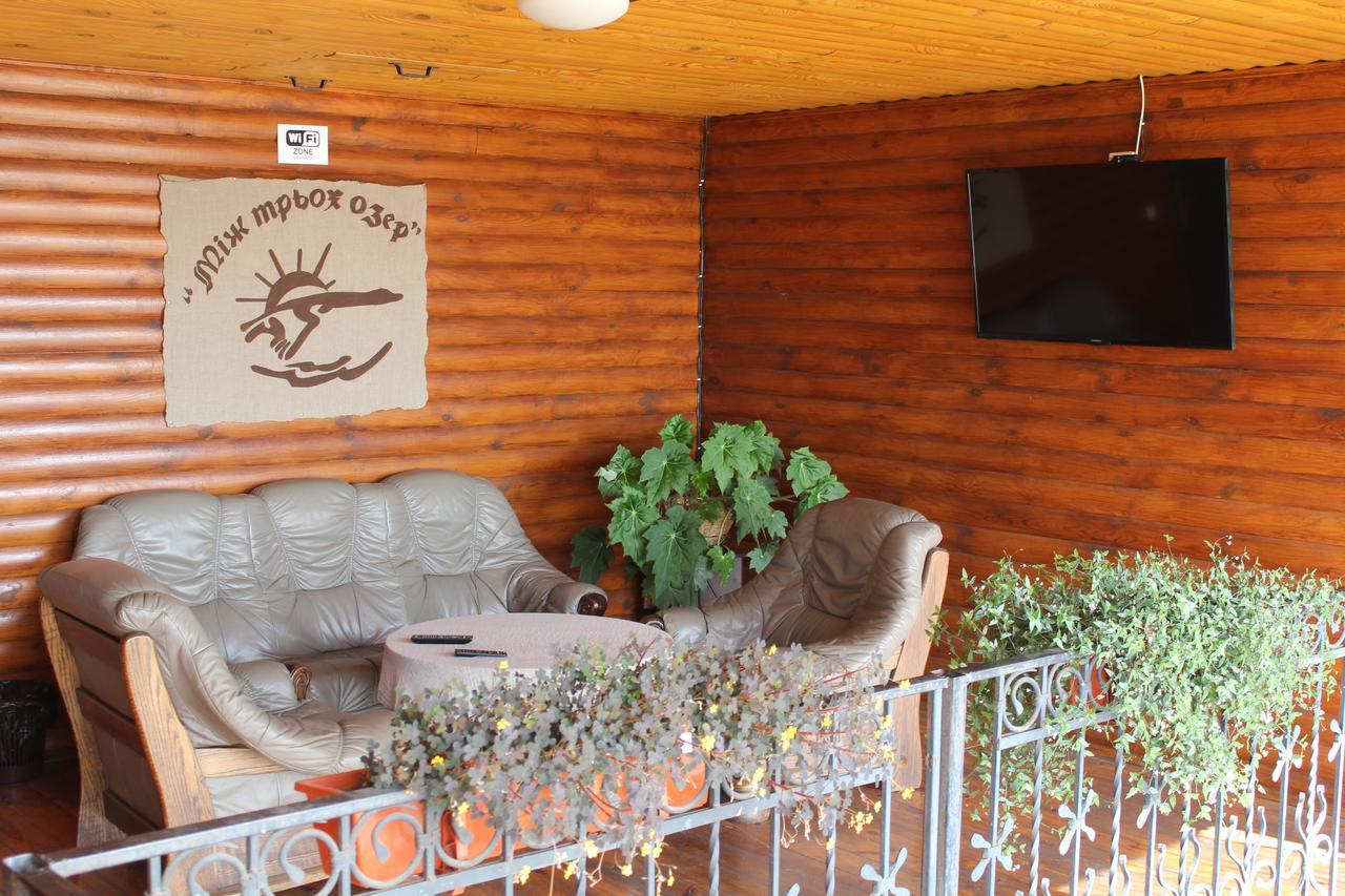Hotel-Complex Mizh Triokh Ozer Sviteaz Exterior foto